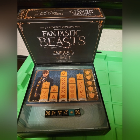 Fantastic Beasts Perilous Pursuit Magical Game of Chase & Chance Board Game - Picture 3 of 3